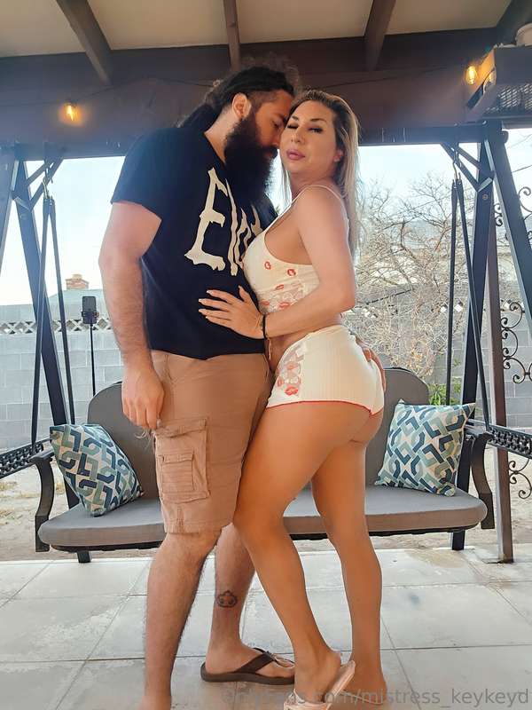 The tall sexy @lujan1993vip came to visit Mommy for her birt..