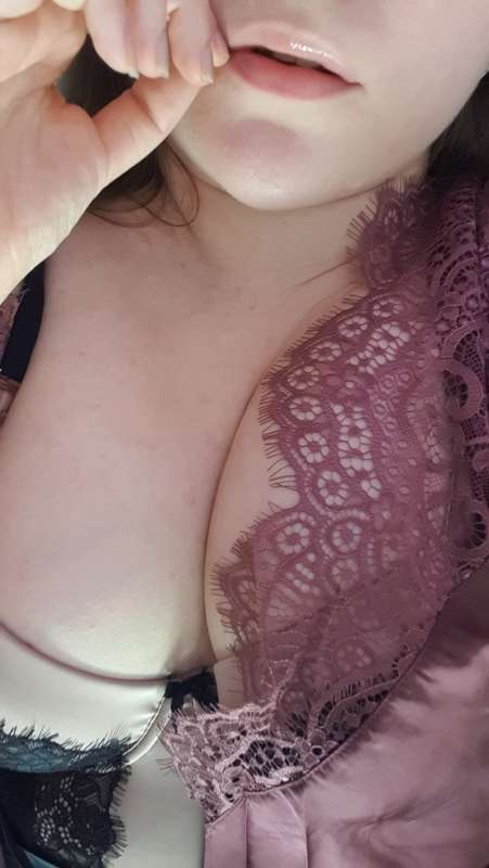 You can imagine that that lipgloss in pic 2 is cum, if you w.. 4