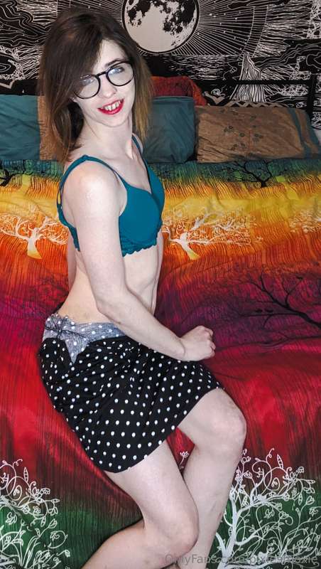Pixiesmoxie - Onlyfans - 11 Apr, 2024