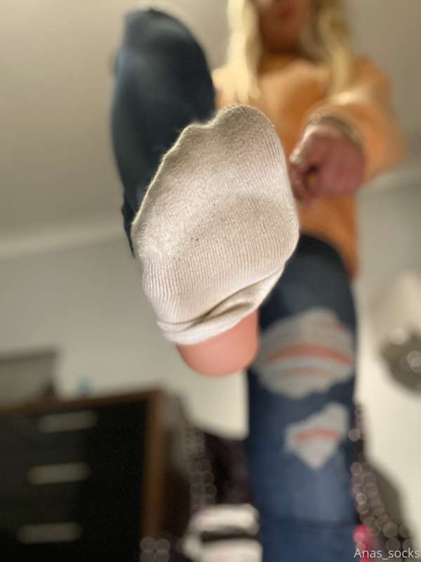Dirty 🧦 That’s what you deserve! 3