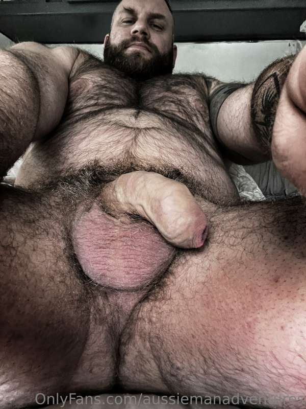Enjoying the view down there..?? 😈
