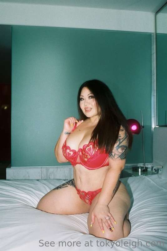 What do you want me to remove first?😍