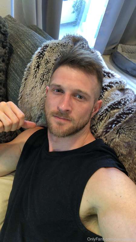 Long day at work. Looking forward to a little time off in Ha..