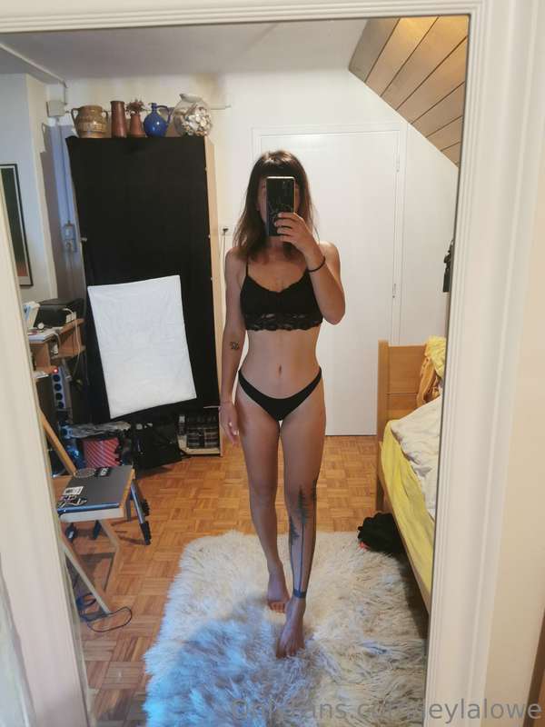 That was my working environment (my moms bedroom - haha is t..