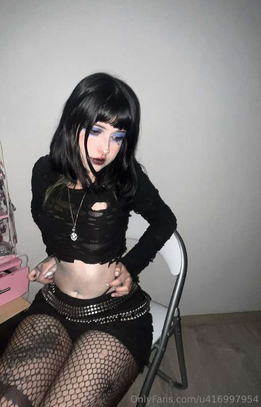Recent studies indicate that petite goth girls are the best ..