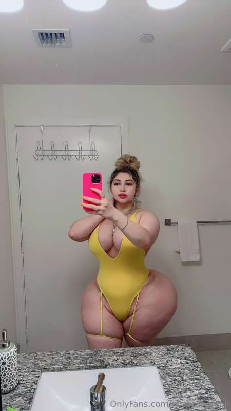 Si me follaras donde me dieras tú semen ?
Boca 👄 
Culo🍑
Teta..