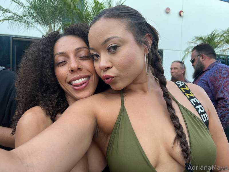 Night out with @frecklemonade fine ass 😻 1