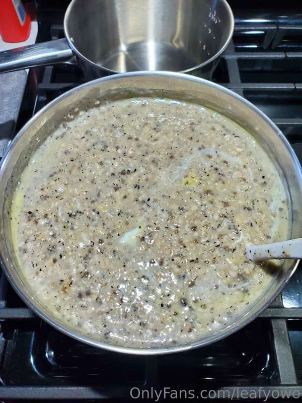 Oatmeal anyone? 🥣
