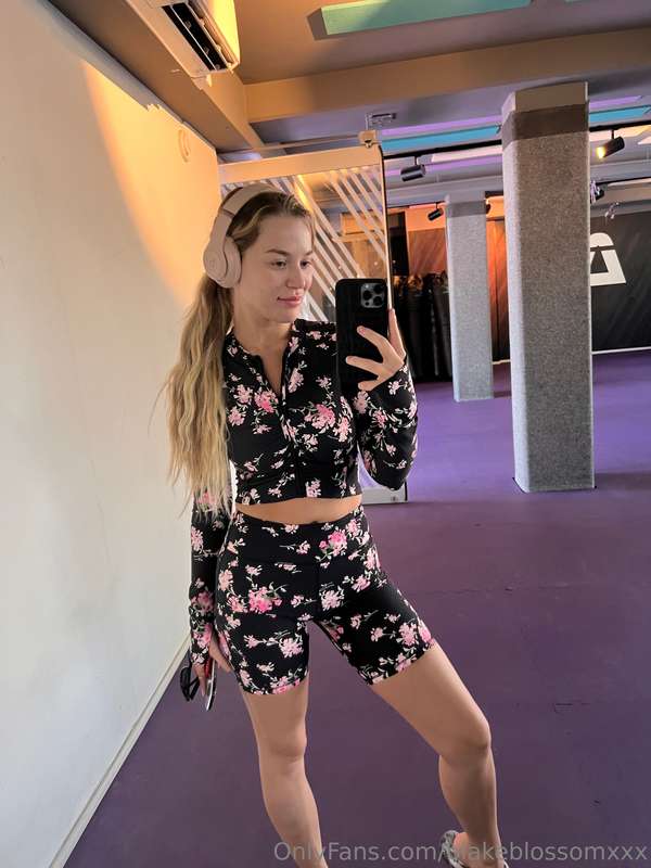 i miss my pilates back in Vegas🌸