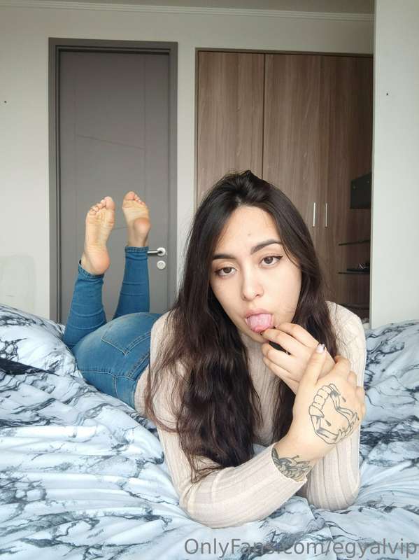 DAILY DOUBLE CONTENT 🩷🩷🩷🩷
1.- preview of my new video
2.- so.. 34
