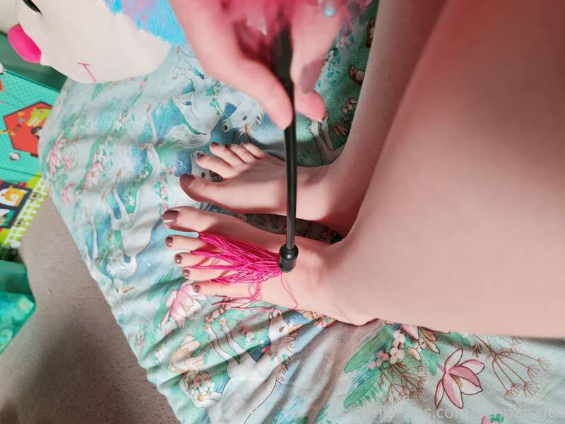 Would you like to watch me tickle and whip my feet Senpai? T..