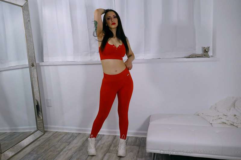 This slutty little MILF needs to work hard to keep her body .. 1