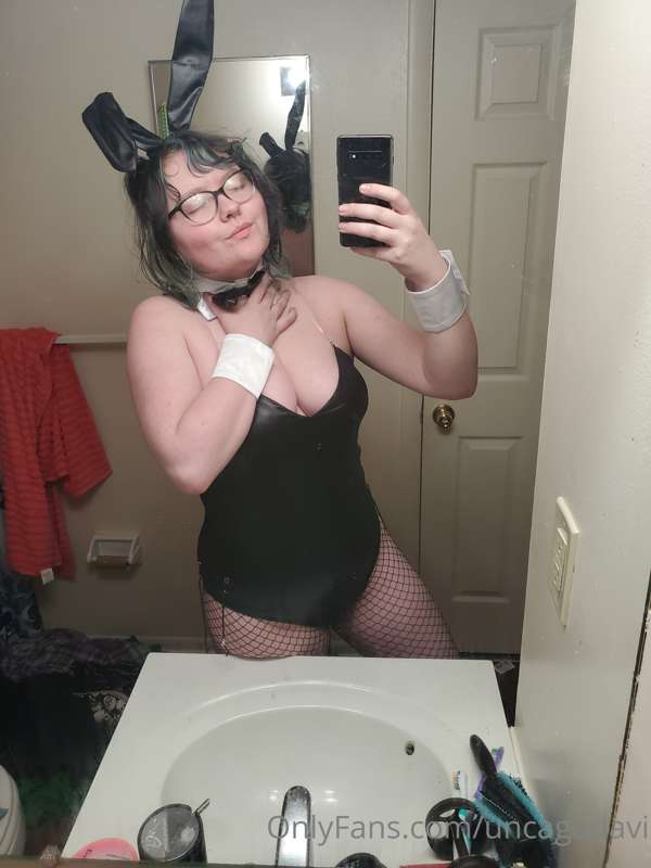 can i be your bunny for the night 🖤🤍 ?

thank your fellow ho.. 7
