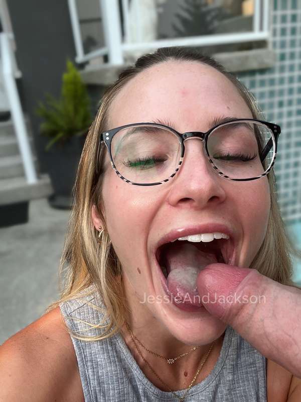 Started my day with a mouthful of cum! Yes, you know I swall.. 4