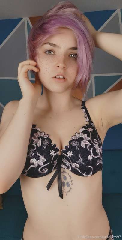 😈