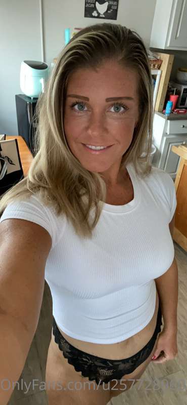 TGIF Everyone! Pouring drinks the rest of the night. 4