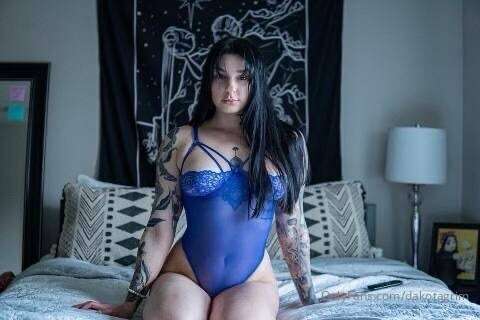 This is kittie. She wants to be your tattooed baby❤️‍🔥❤️‍🔥

.. 1