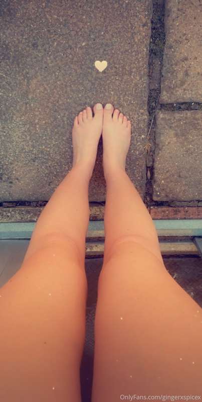 For all you feet lovers 🤍
