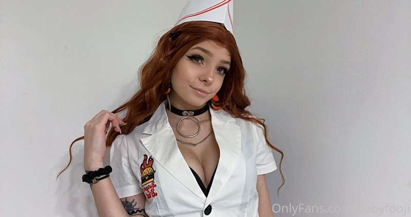 Don’t forget to tip your waitress 🍔🙈🖤 which kind of tip woul.. 14