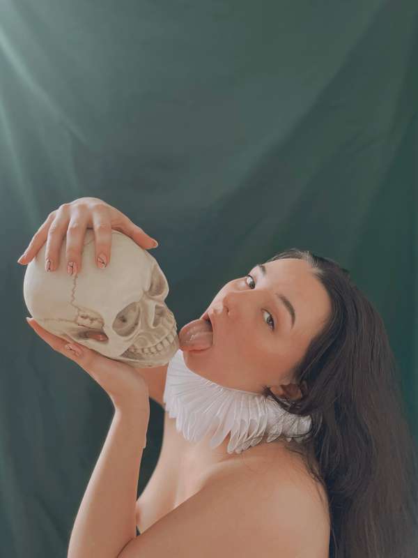 Doth thy cock require licking, my love? 💀🪶