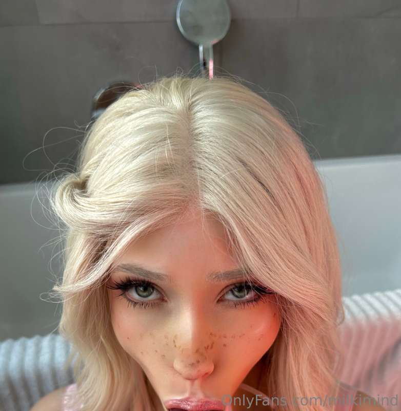 always holding eye contact 🥺💓 DM me if i can proof u my BJ s..