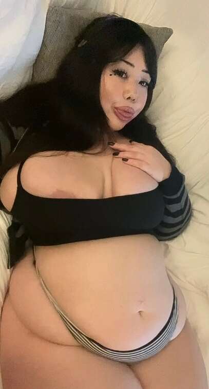 i am finally home!!!!! seriously i cannot wait to cum oh my ..
