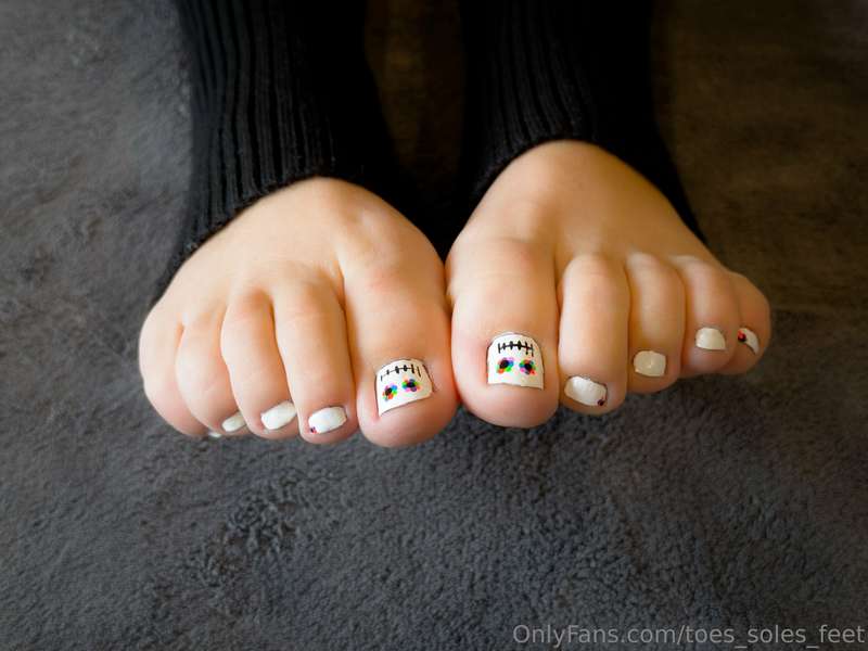 Toes and soles 2