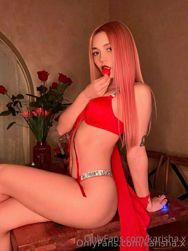 Do you like clothes on me? Write me DM your response😈😈