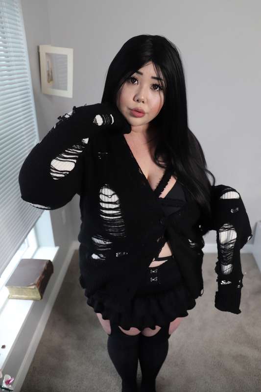 can i wear this for you tonight? :3

ps: you are the sincere.. 2