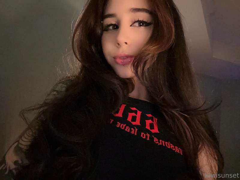 hiii.. >.< my birthday is this month! i want to get really s..
