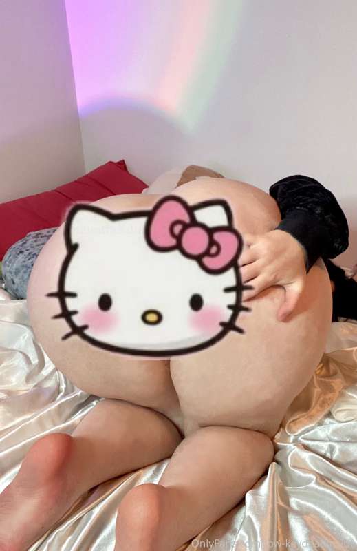 PPV: Tip me 24$ under this post to unlock this 3 pussy pics ..