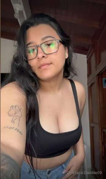 Today is my free day i'll be all day home alone 🤭🤭 , podemos..