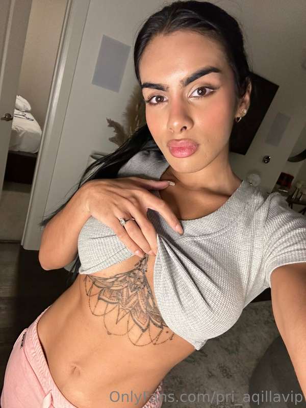 Swipe to get a kiss 😘