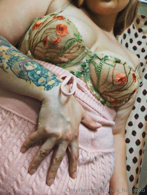 I just released a new set on my VIP page.. There is ONE spot..