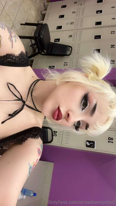 Nothing better then being sexy in a strip club 🖤 1