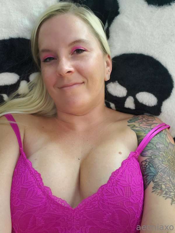 I was feeling sexy this morning so I thought I'd share! 😁😘 5