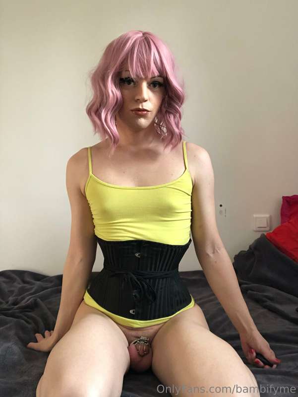 Feeling frisky today 😳
And did you notice it ?
The pink wig .. 5