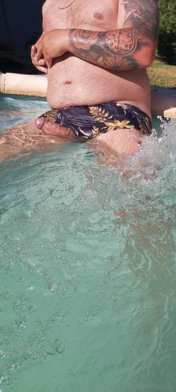 After a hot day it is best to cool off to lower the temperat.. 2