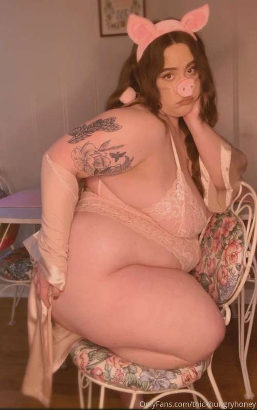Halloween Surprise *pt 1*

Oink oink oink 

Your favorite, p.. 11