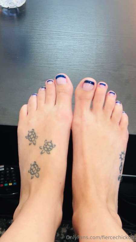 Fresh pedi 💙