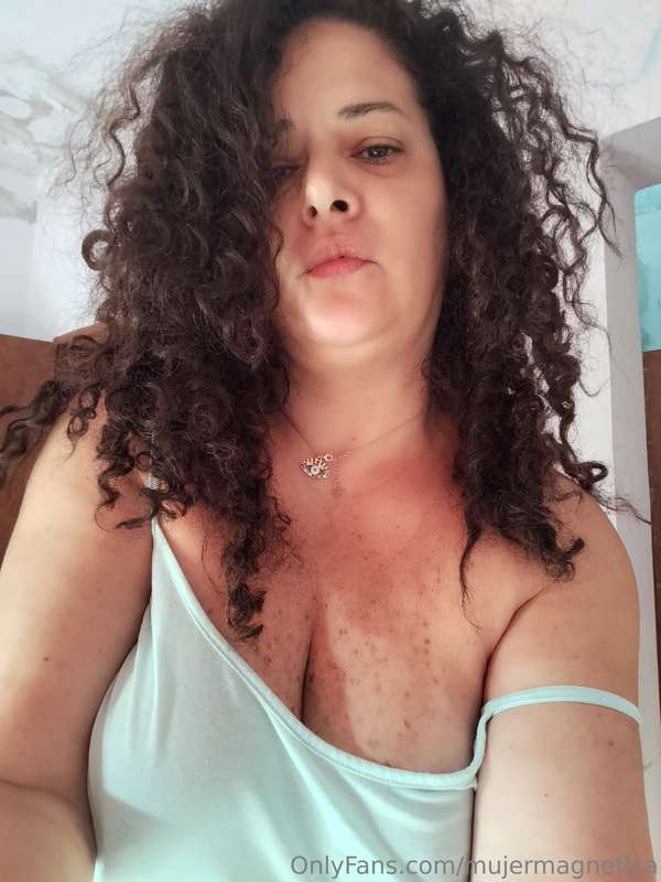 I am so horny, wanna help? 😈💦
