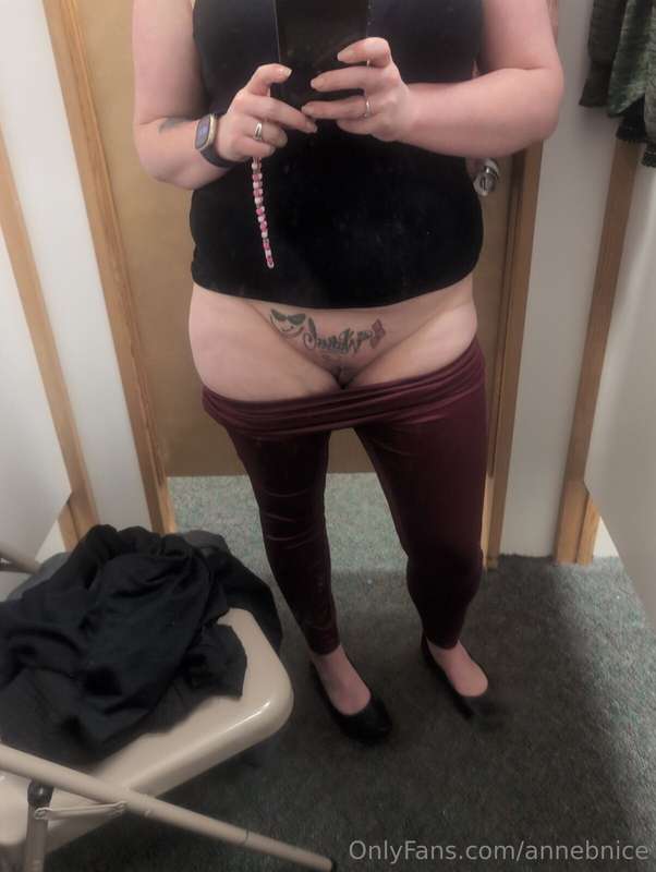 Kitty says hi from the dressing room