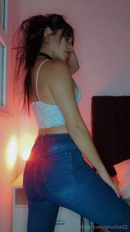 Do you like how my jeans look on me?