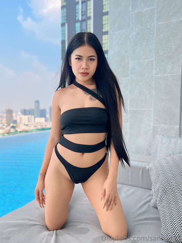 Looking serious which means I need your 🍆 😇