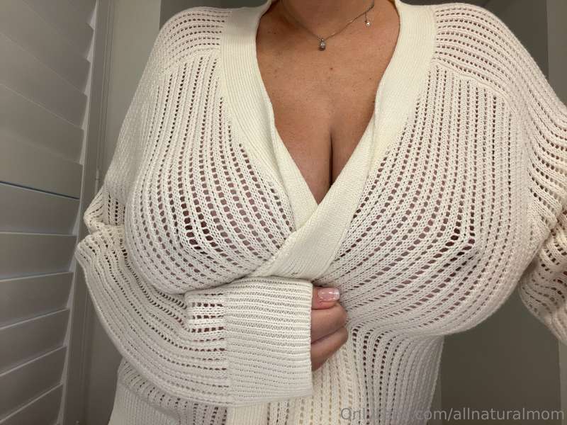 Big nipple appreciation post 👅 they are thicker than my fing.. 2