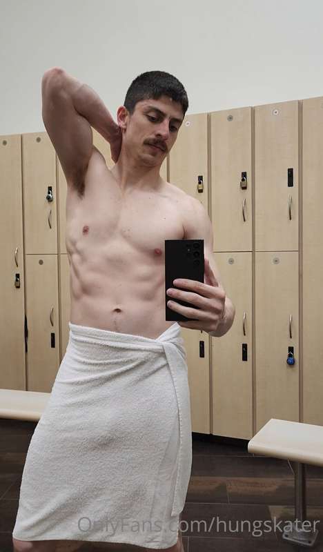 Who wants to sniff/lick my pits before I shower up? 1