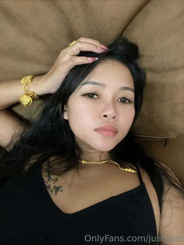 **Keep me company baby** 🖤