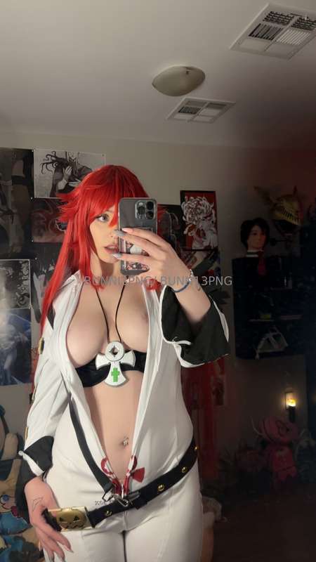 wanna see me take this outfit off? 😘