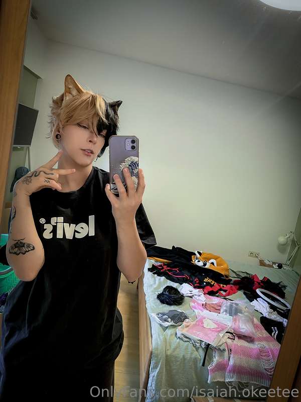 Yaaa I need more stuff!!!  Nyaaa wanna give me some tips or ..