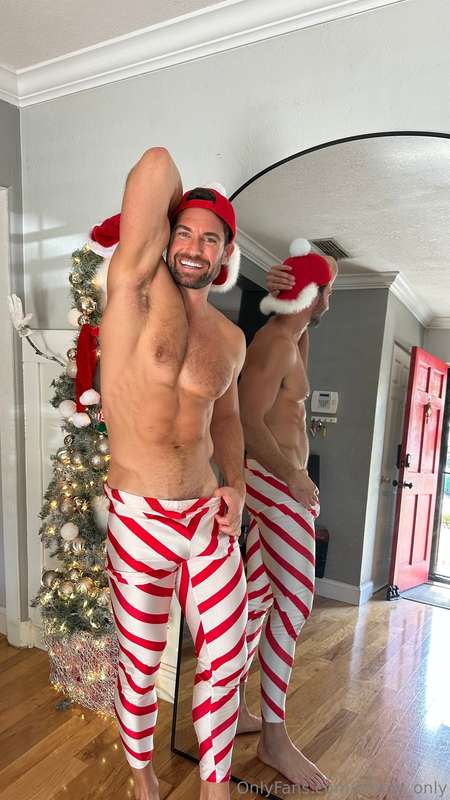 Getting in the Christmas Spirit ❤️ 🤍 